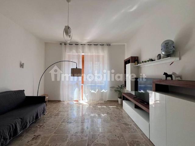 Trilocale corso Piave 72, Borgo Piave, Corso Europa, Zona Ferrero, Alba