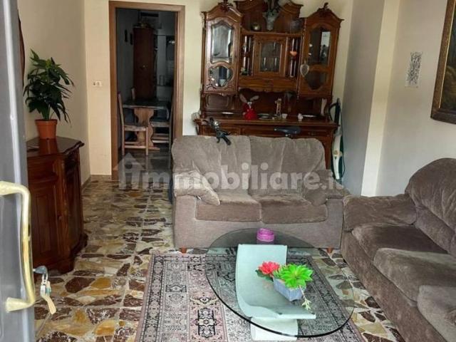 Trilocale corso Umberto 53, Centro, Bovalino