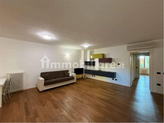 Trilocale corso Vittorio Emanuele, 46, Centro Storico, Modena