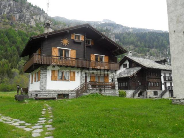 Trilocale centro Abitato Pecetto, Staffa, Macugnaga