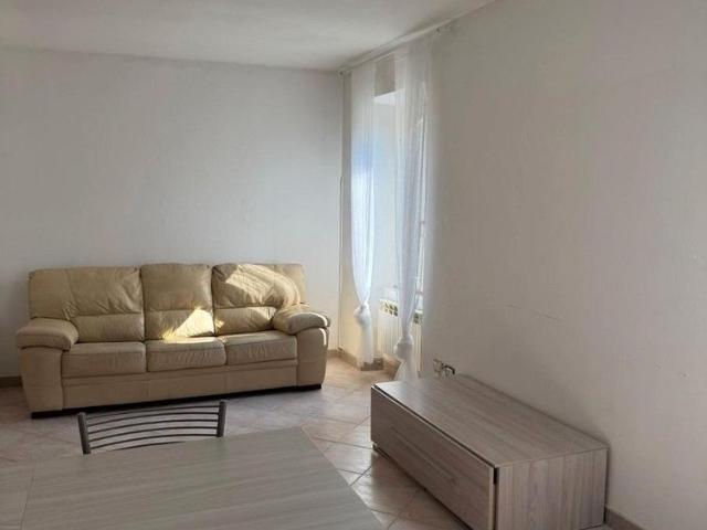 Trilocale a Cantello con terrazzo