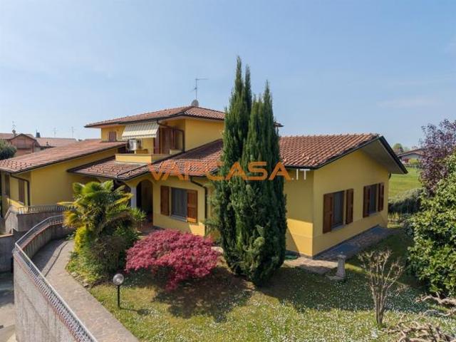 Trilocale a piano terra con giardino a Lurano