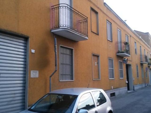 trilocale ammobiliato libero subito da condividere con altra persona