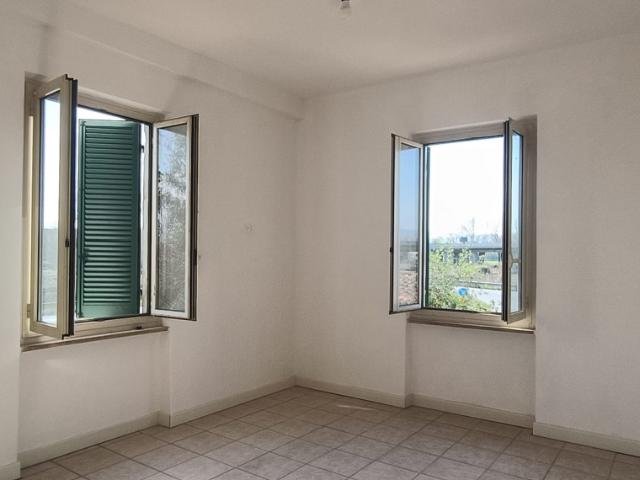 TRILOCALE AFFITTO MARATTA BASSA