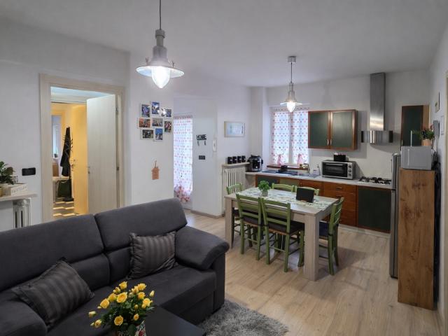 trilocale arredato con terrazzo