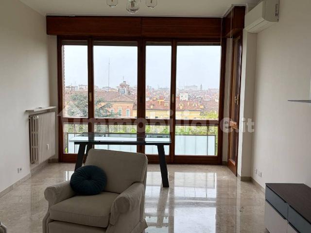 Trilocale buono stato, settimo piano, Viali, Modena