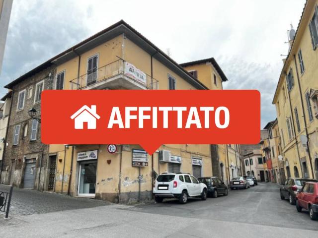 Trilocale buono stato, secondo piano, Centro Storico, Velletri