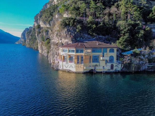 Trilocale buono stato, piano terra, Centro, Riva del Garda