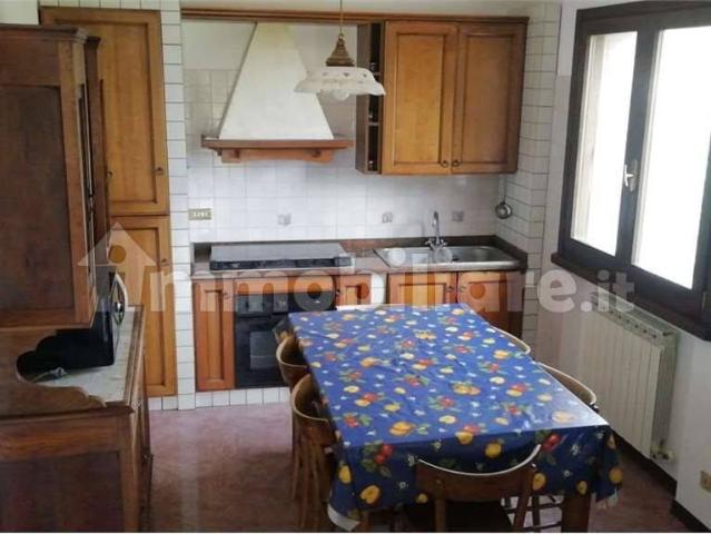 Trilocale buono stato, primo piano, Centro, Pavullo nel Frignano