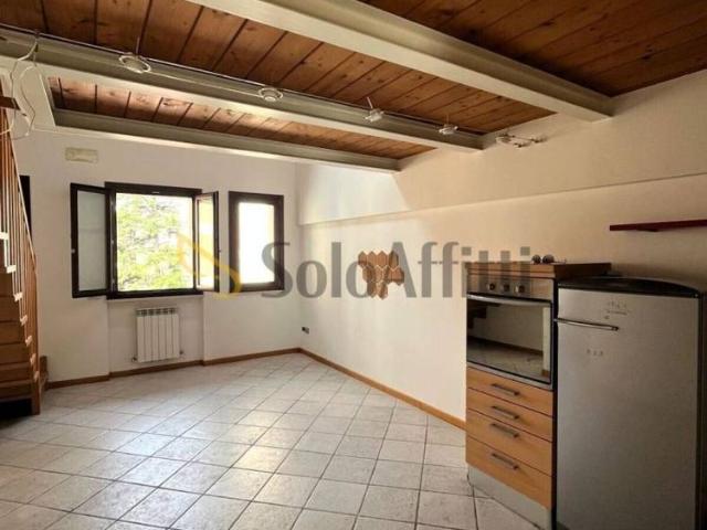 Trilocale buono stato, primo piano, Centro Storico, Senigallia