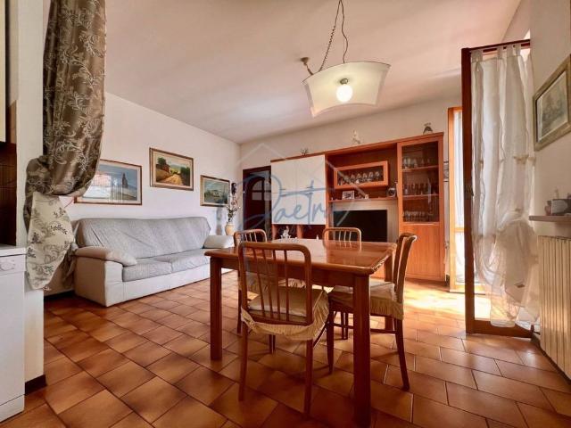 Trilocale buono stato, primo piano, Marina di Massa Centro, Massa