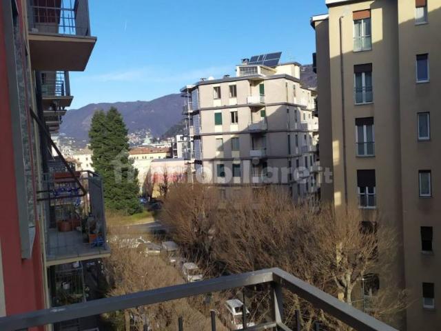 Trilocale buono stato, quarto piano, Borghi, Como