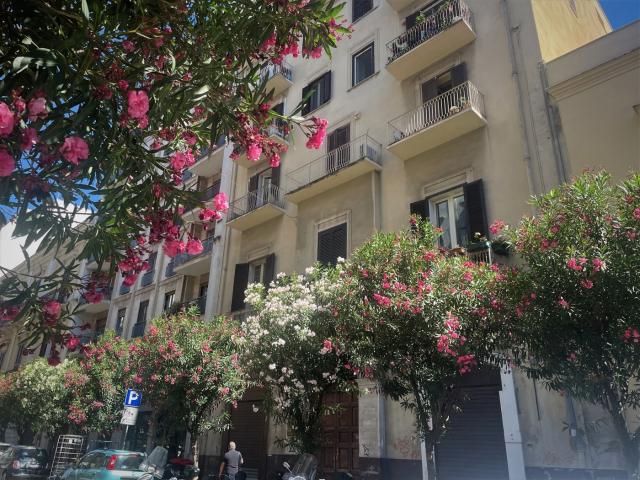 Trilocale da ristrutturare a Bari