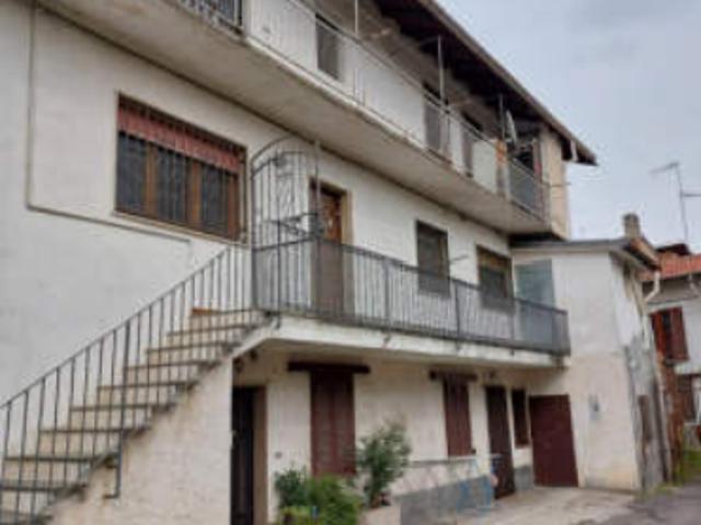 Trilocale da ristrutturare a Fagnano Olona
