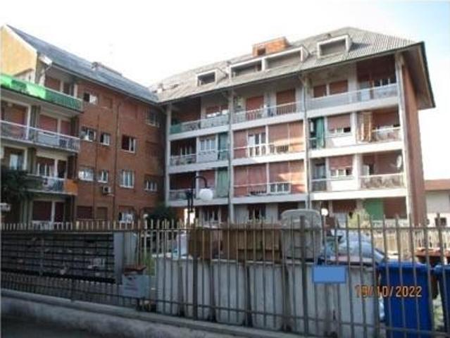 Trilocale da ristrutturare a Limbiate