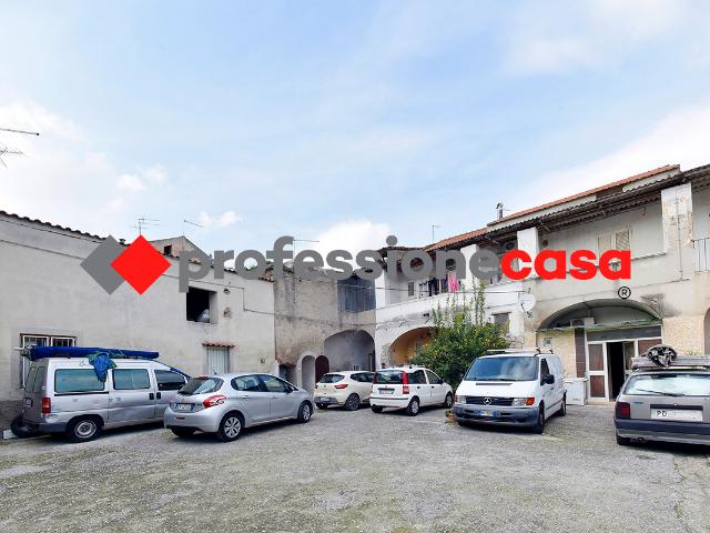 Trilocale da ristrutturare a San Nicola la Strada