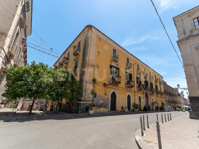 Trilocale da ristrutturare in via crociferi, Catania