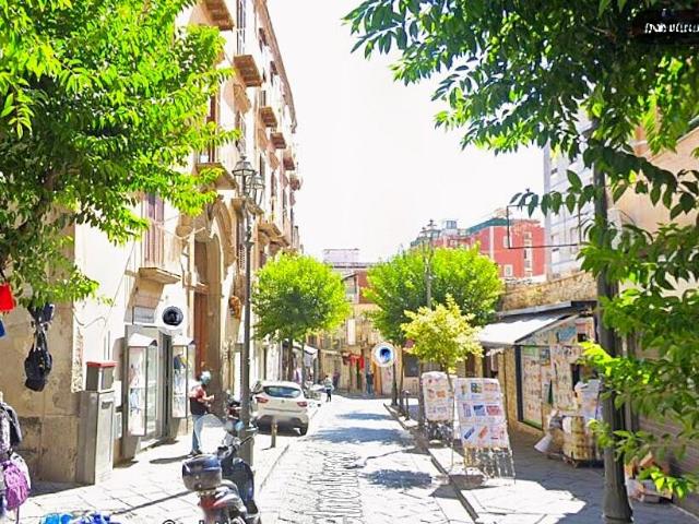 Trilocale da ristrutturare in via guglielmo marconi 49, Portici
