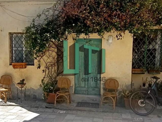 Trilocale da ristrutturare in via del ronco, Firenze