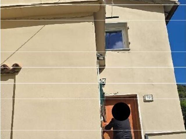 Trilocale da ristrutturare in via monte timone 20, Genova