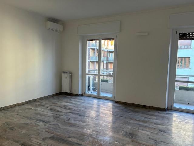 trilocale finemente ristrutturato milano garibaldi affitto in esclusiva