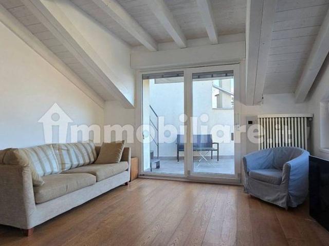 Trilocale frazione Bonzeno 33A, Centro, Bellano