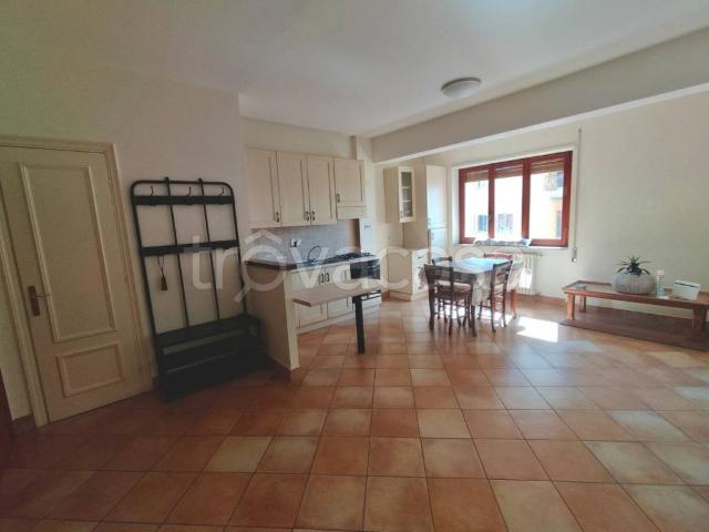 Trilocale in affitto a Marino via costa batocchi, 30, Centro