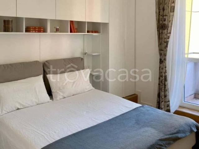 Trilocale in affitto a Milano via Cino da Pistoia, Ca' Granda