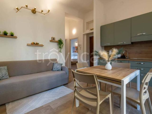 Trilocale in affitto a Milano via Giovanni Pascoli, Città Studi