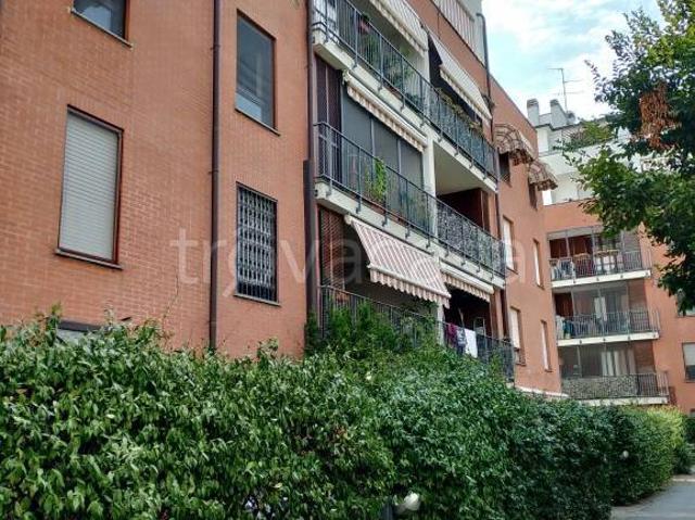 Trilocale in affitto a Milano via Diodoro Siculo, 4, Greco Segnano