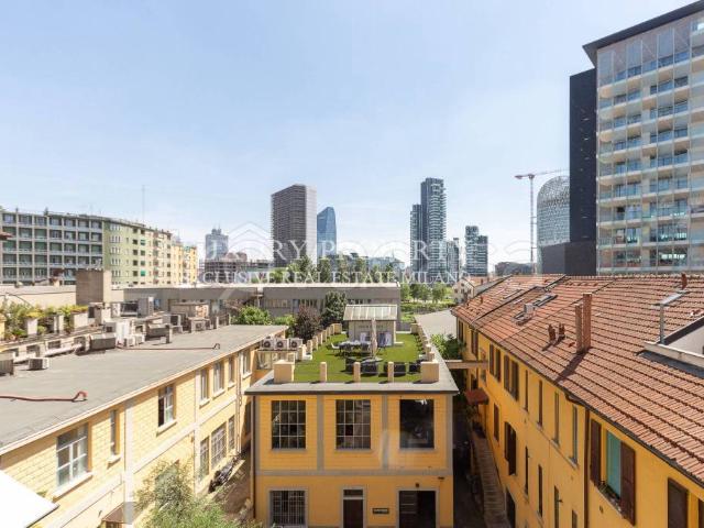 Trilocale in affitto a Milano via Federico Confalonieri, Isola
