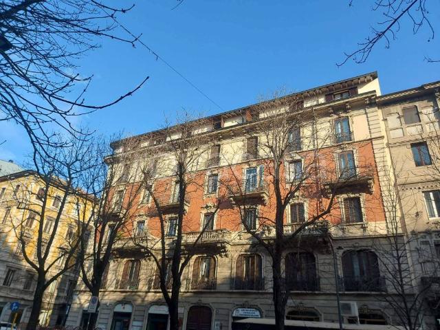 Trilocale in affitto a Milano via Lazzaro Papi, Porta Romana Medaglie d'Oro