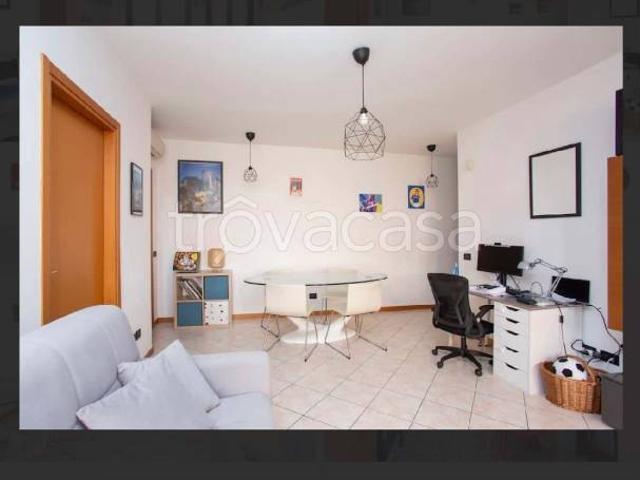 Trilocale in affitto a Milano via Privata Colico, Bovisa