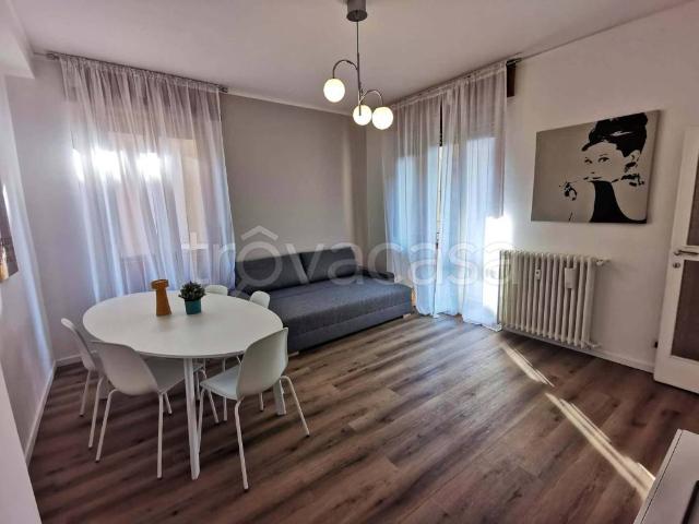 Trilocale in affitto a Milano via Privata Paolo Rotta, Niguarda