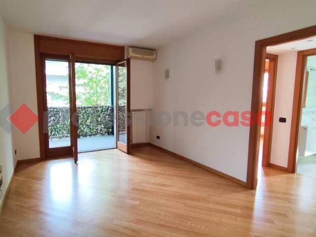 Trilocale in affitto a Milano via Valtellina, 32, Farini