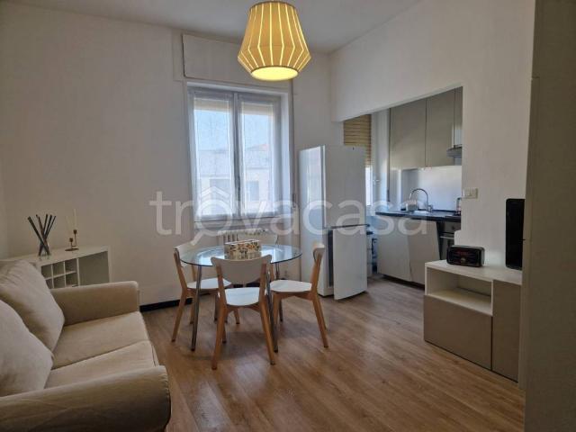 Trilocale in affitto a Milano, Cenisio