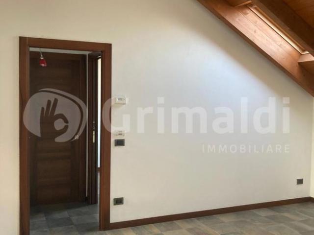 Trilocale in affitto a Monza