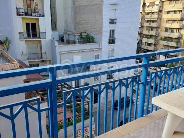 Trilocale in affitto a Barletta via Oronzo Capacchione, 9, Centro