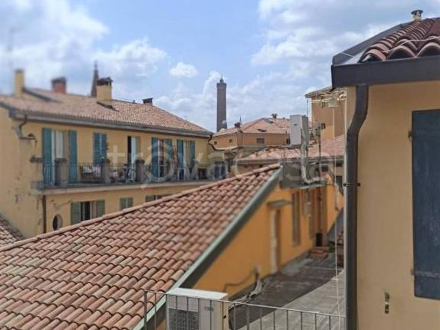 Trilocale in affitto a Bologna via Francesco Acri, 5, San Vitale