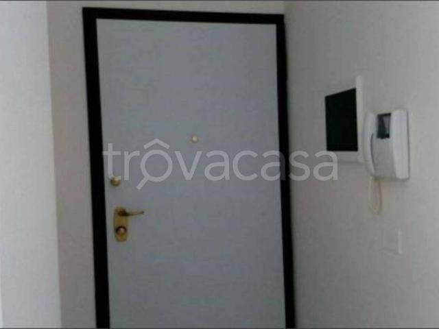 Trilocale in affitto a Bologna via Parisio, Savena