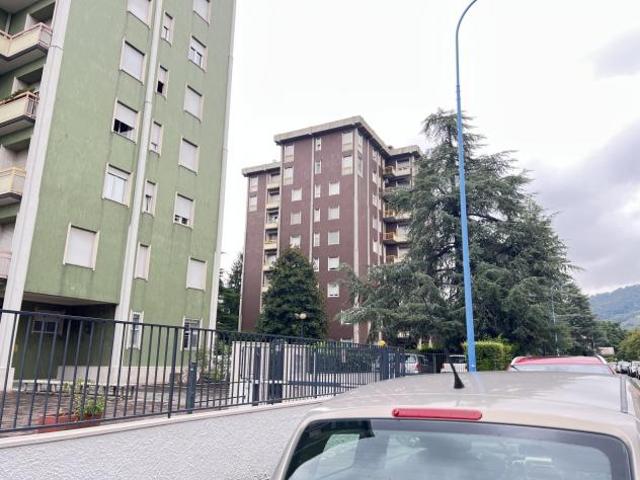 Trilocale in affitto a Brescia