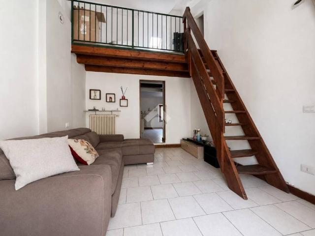 Trilocale in affitto a Camoneone corso Italia, 20