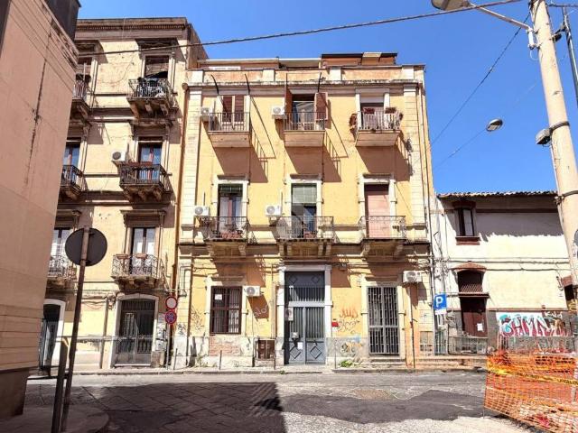 Trilocale in affitto a Catania via Grotte Bianche, 91, XX Settembre Tribunale