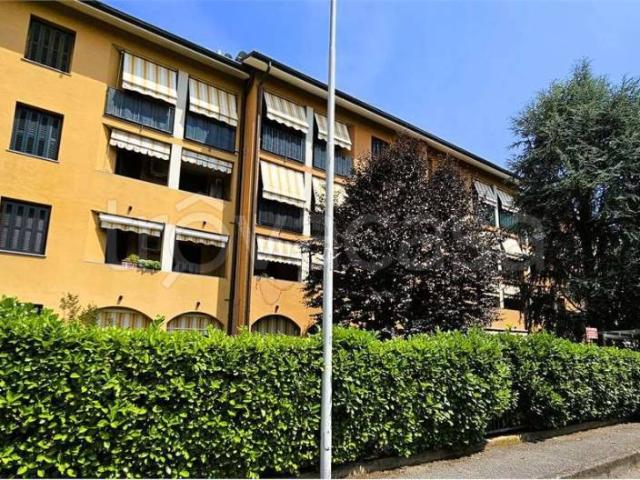 Trilocale in affitto a Cernusco sul Naviglio piazza Ruffilli, 19