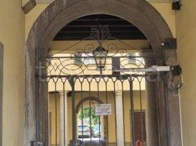 Trilocale in affitto a Como piazza Giuseppe Mazzini, Centro Storico