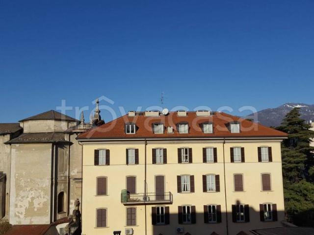 Trilocale in affitto a Como viale Varese, Centro Storico