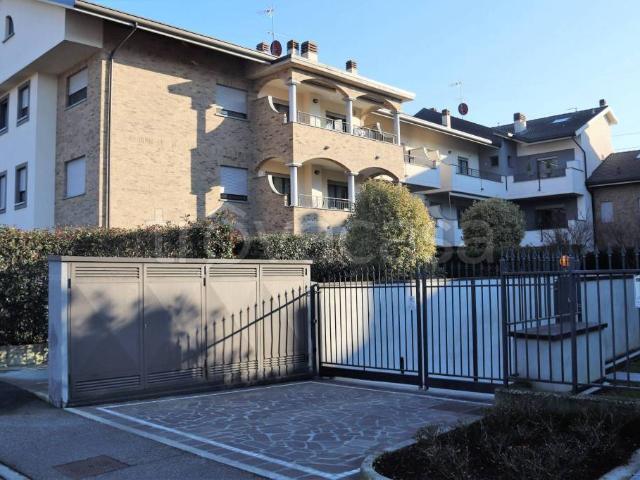 Trilocale in affitto a Desio via Binzago, 58
