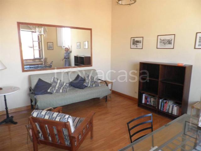 Trilocale in affitto a Firenze, Santo Spirito