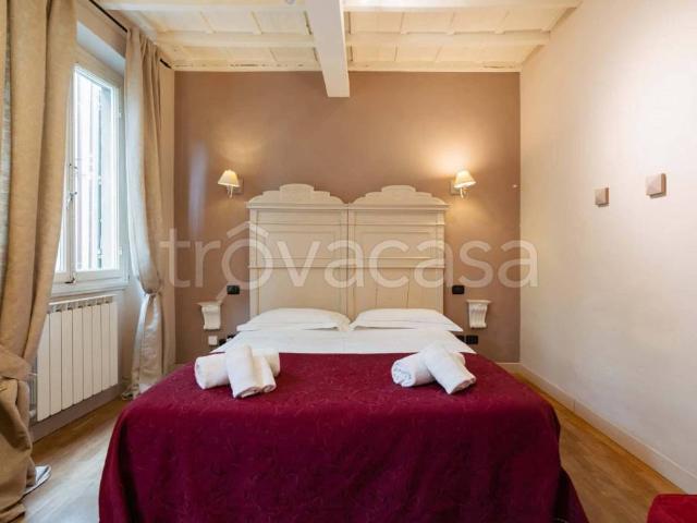 Trilocale in affitto a Firenze via delle Pinzochere, Santa Croce
