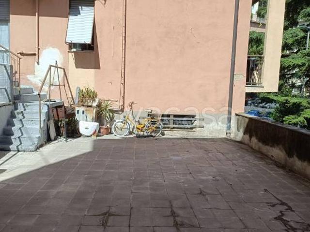 Trilocale in affitto a Genova via Aurelio Robino, 48, Marassi